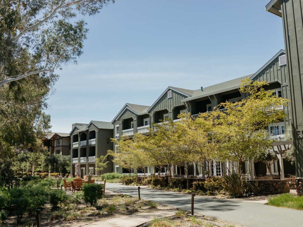 River Terrace Inn Exterior