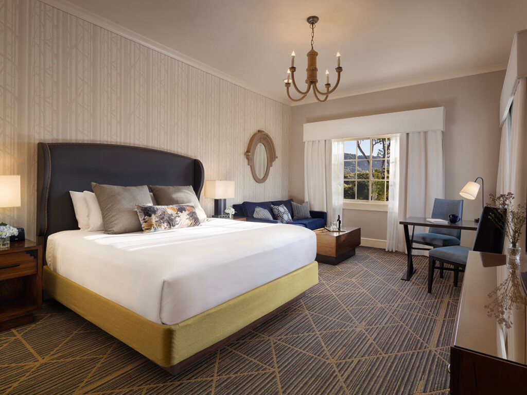 Spacious Guestroom At River Terrace Inn